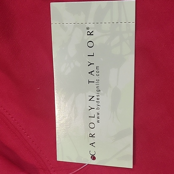 NWT Red Caryolyn Taylor Mock Turtleneck Size Medium - Picture 5 of 5